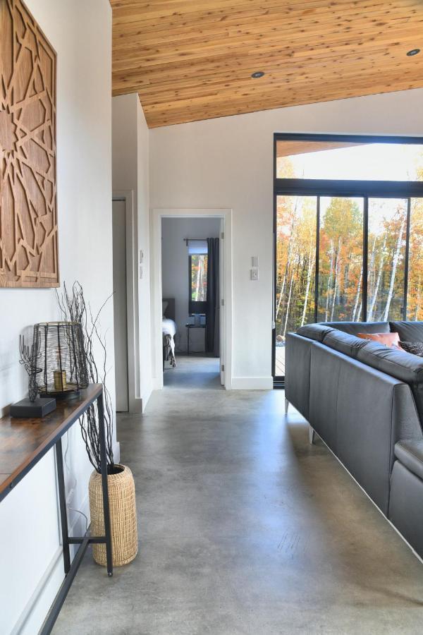 Kallm-Mont-Tremblant Chalet With Hot Tub, Pond & Beach On Private 7Acre Estate Lac-Superieur エクステリア 写真